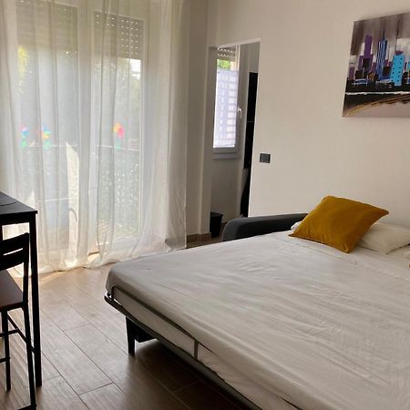 Moderno Ed Elegante Loft Con Balcone Appartement Milaan Buitenkant foto