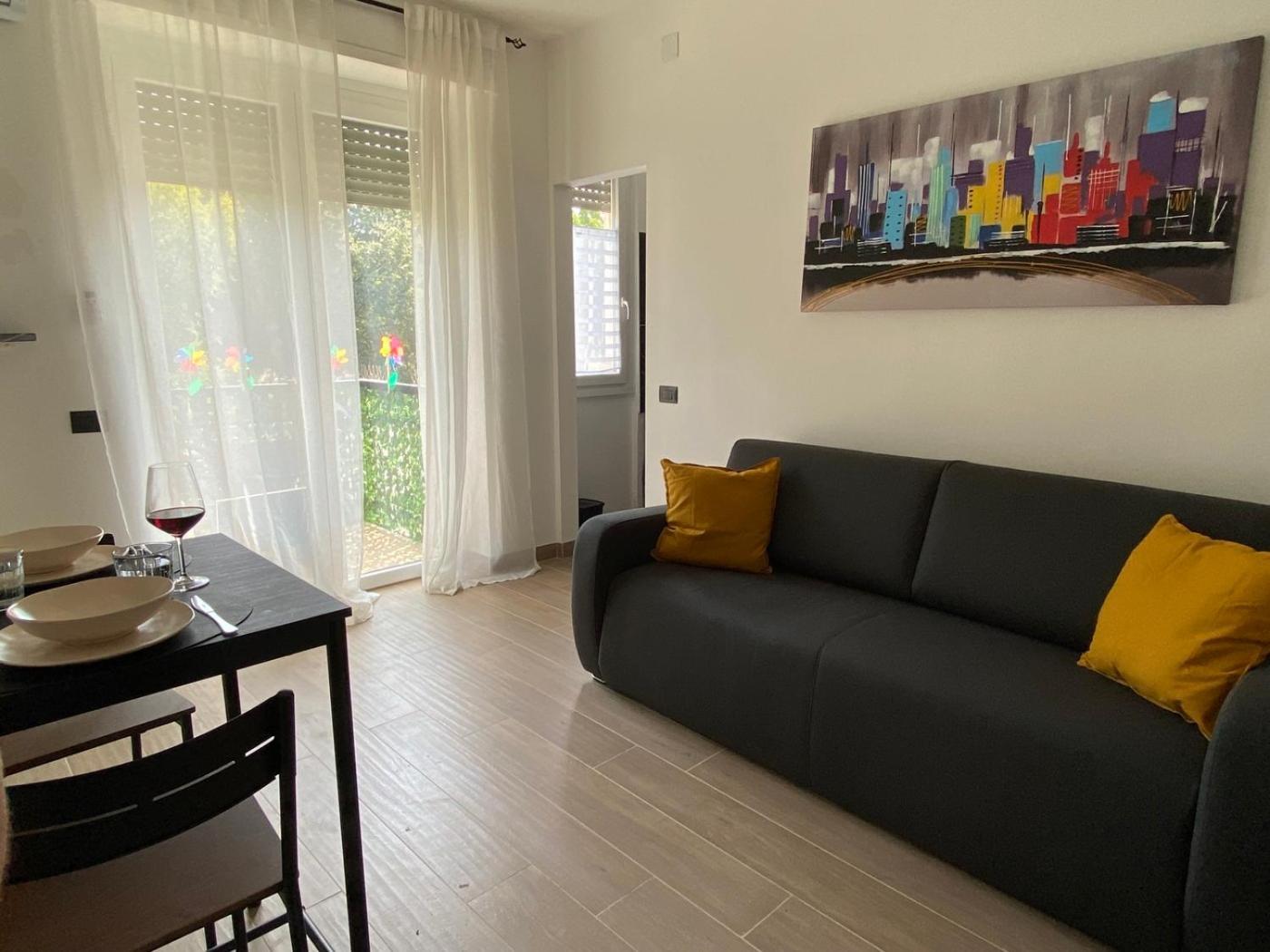 Moderno Ed Elegante Loft Con Balcone Appartement Milaan Buitenkant foto