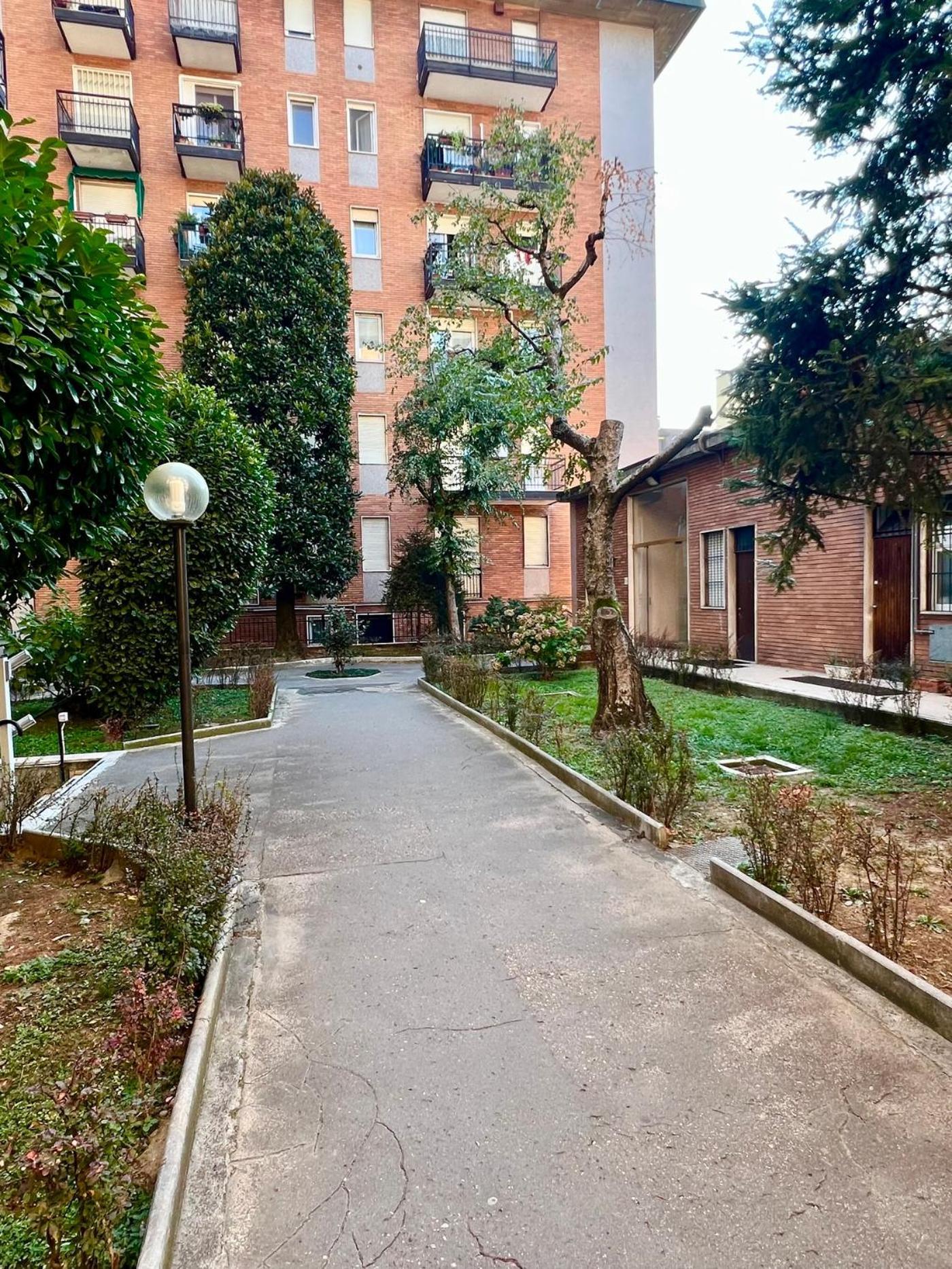 Moderno Ed Elegante Loft Con Balcone Appartement Milaan Buitenkant foto
