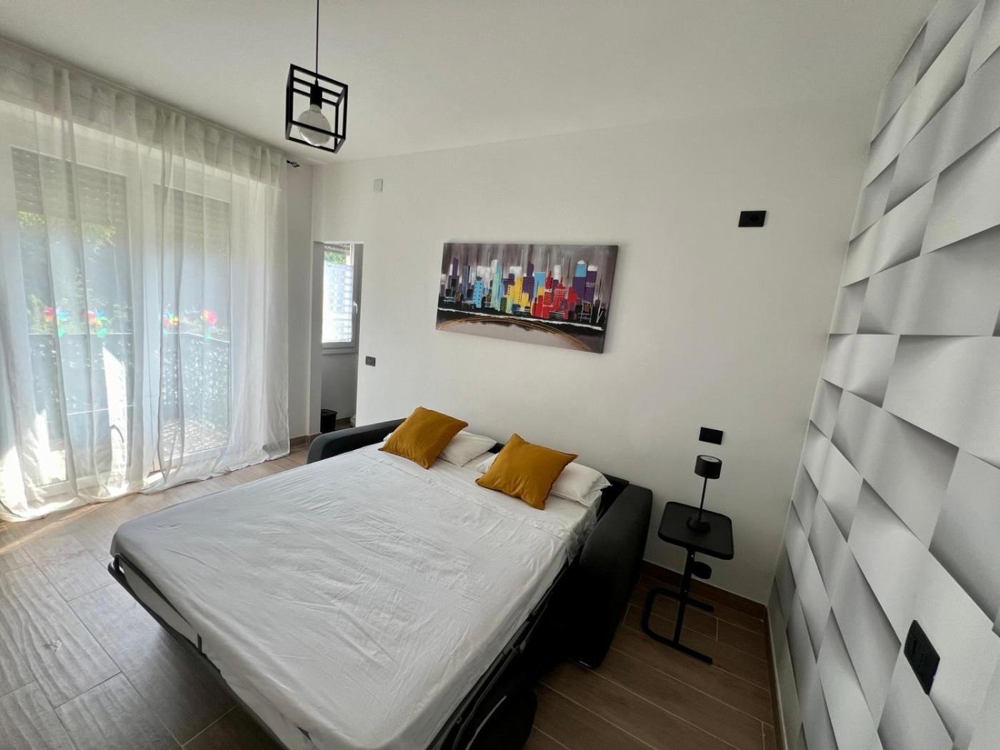 Moderno Ed Elegante Loft Con Balcone Appartement Milaan Buitenkant foto
