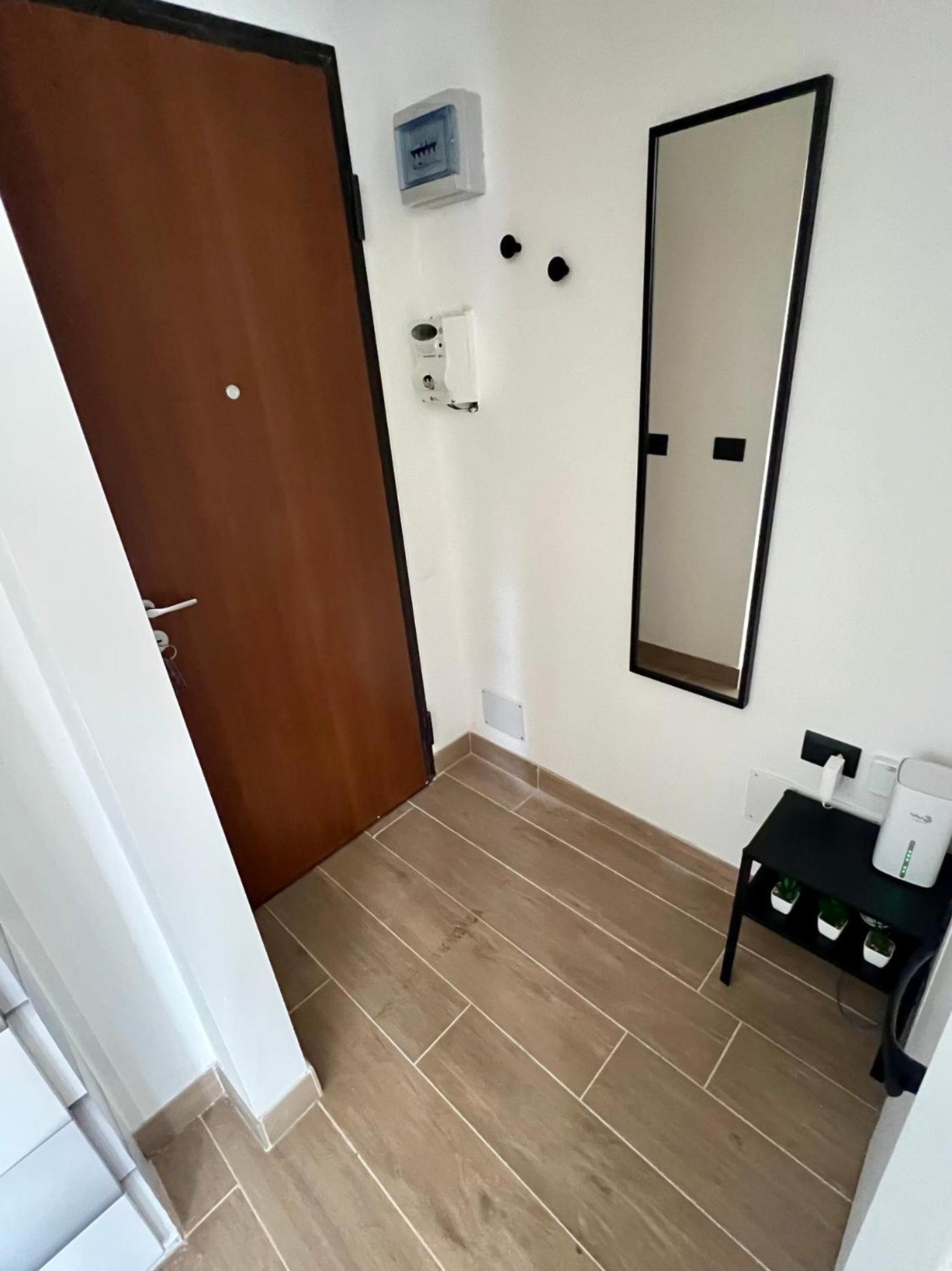 Moderno Ed Elegante Loft Con Balcone Appartement Milaan Buitenkant foto